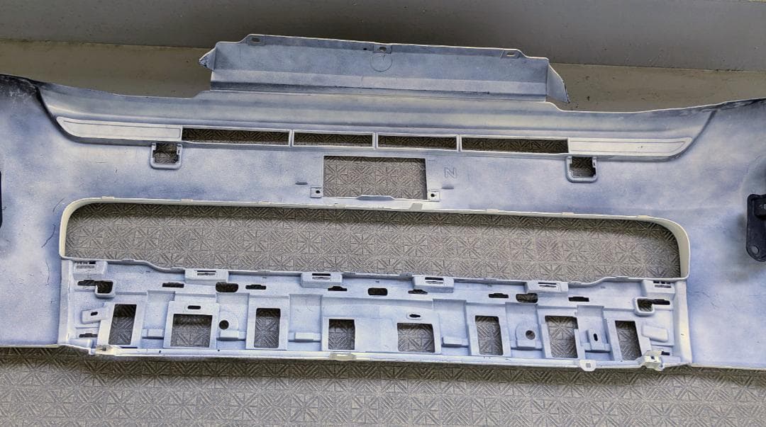 トヨタ 200系4型 ハイエース フロントバンパー 中古