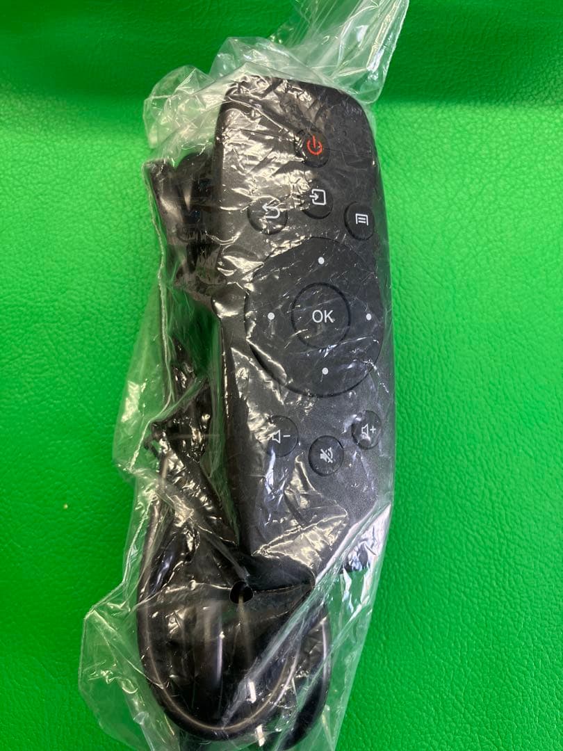 【ほぼ新品】スマホワイヤレス接続可能　プロジェクター