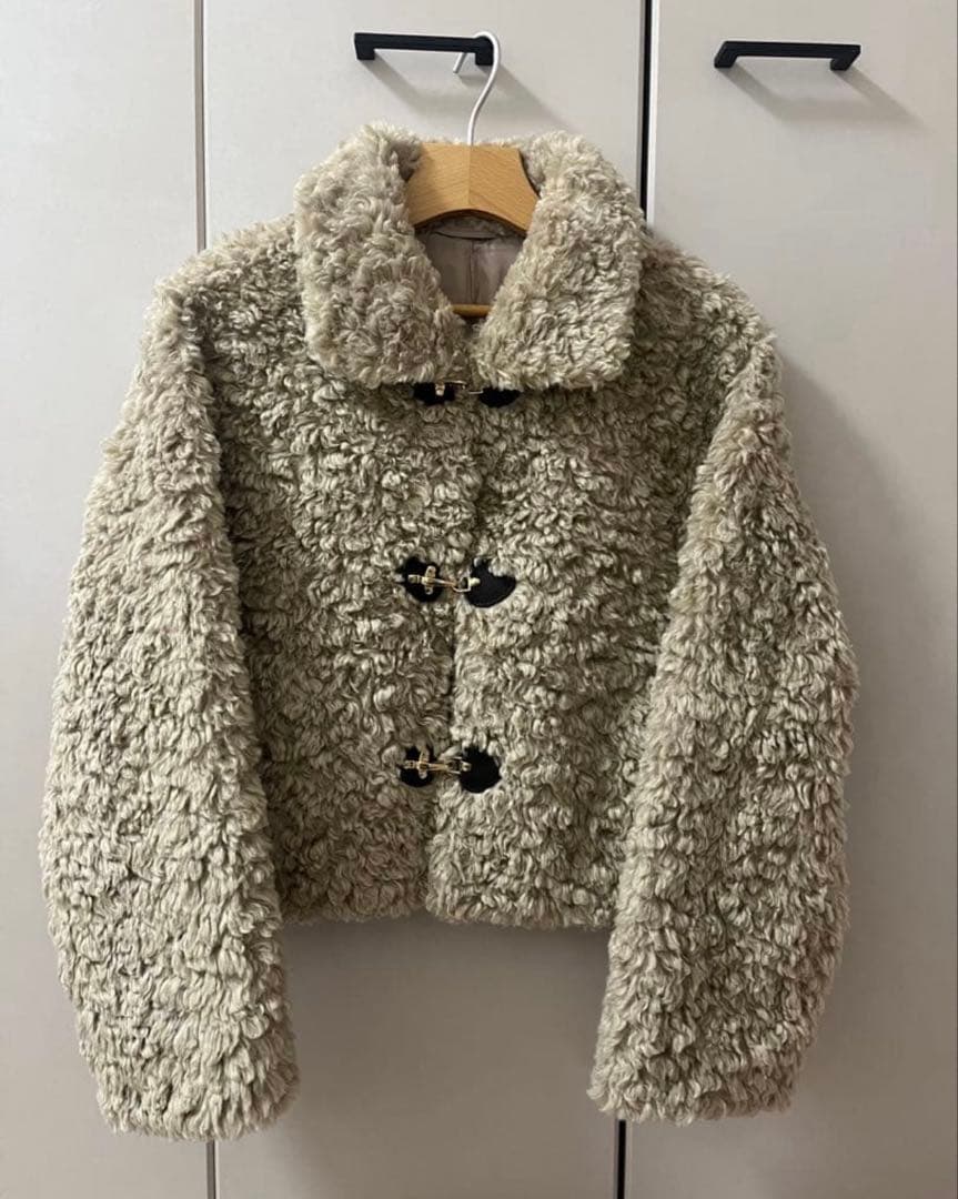 トグルボタンフェイクファージャケット