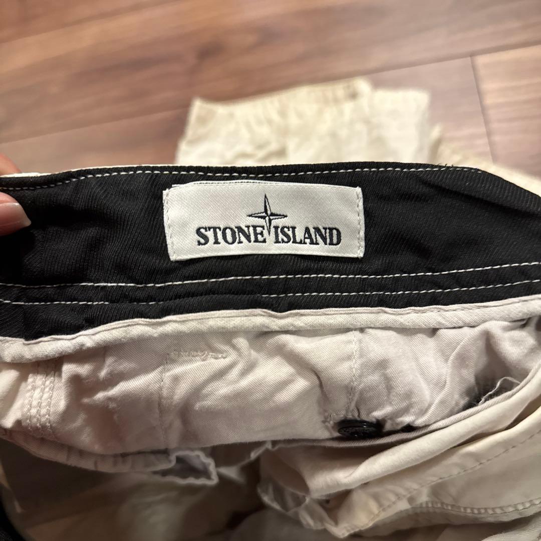 STONE  ホワイト　カーゴショートパンツ