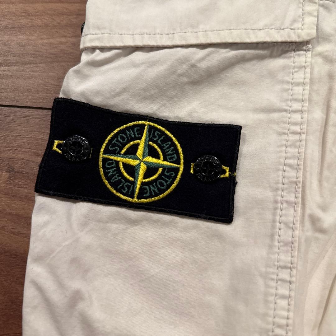 STONE  ホワイト　カーゴショートパンツ