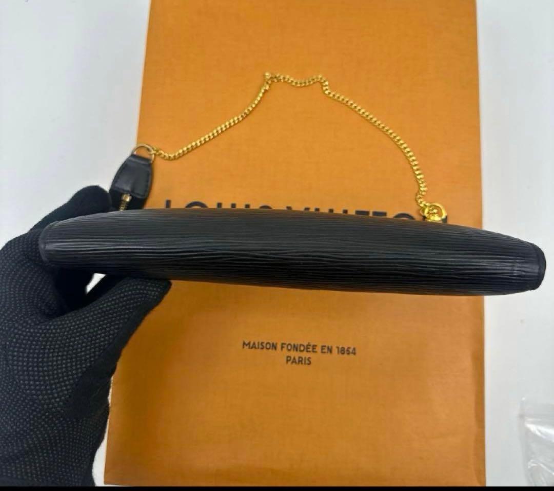 Louis Vuitton エピレザー ブラック クラッチバッグ