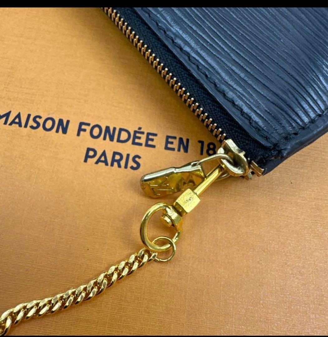 Louis Vuitton エピレザー ブラック クラッチバッグ