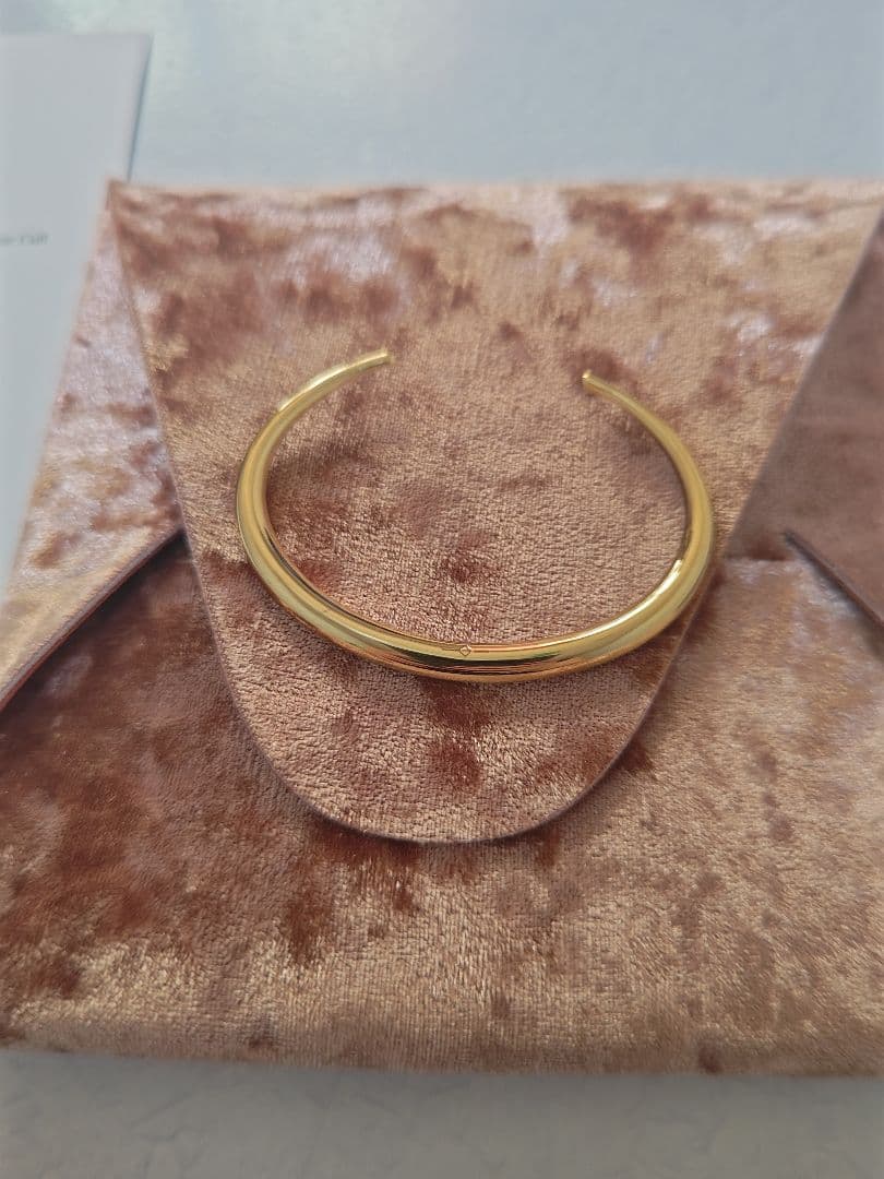 ガブリエラ アルティガス　 TUSK CUFF バングル