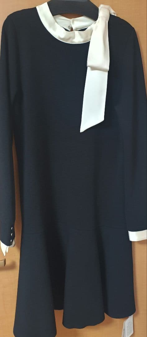 【新品】アプワイザーリッシェ　ネックリボンミニニットワンピース