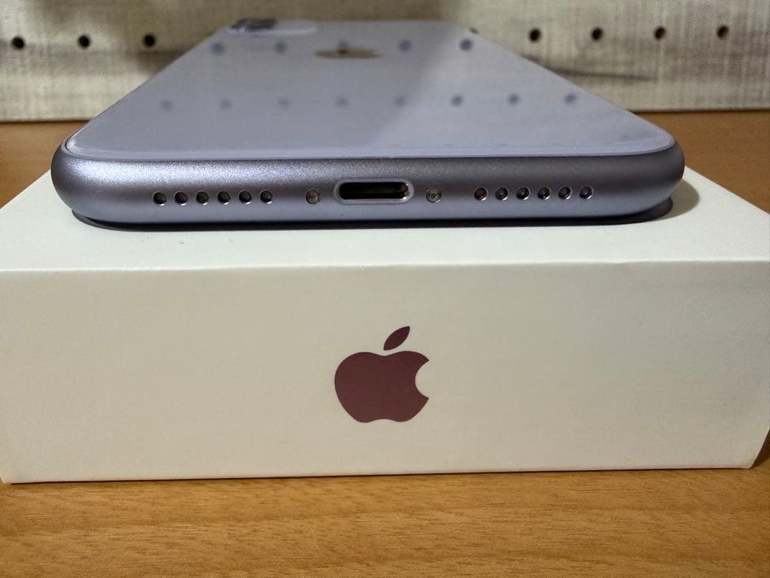 iPhone 11 パープル 256GB SIMフリー【液晶に線あり・外装美品】