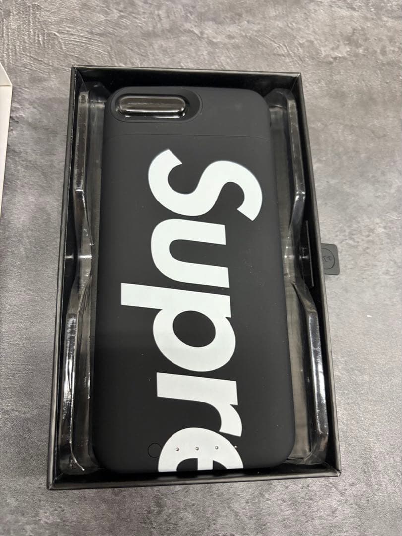 supreme iPhoneケース