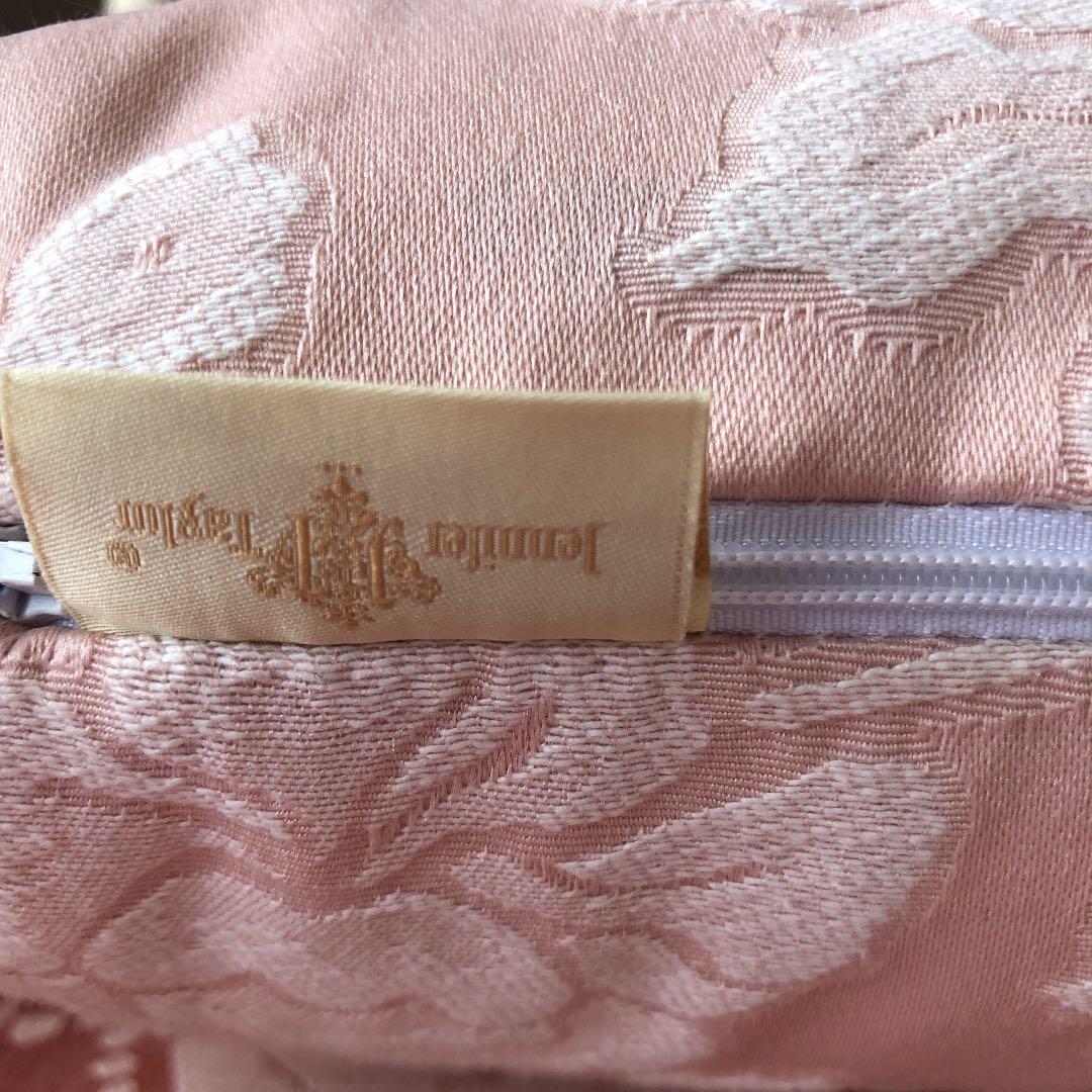 ジェニファーテイラー　クッション