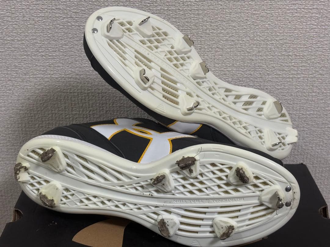 【激レア】UNDER ARMOUR スパイク 28cm 支給品 松田宣浩