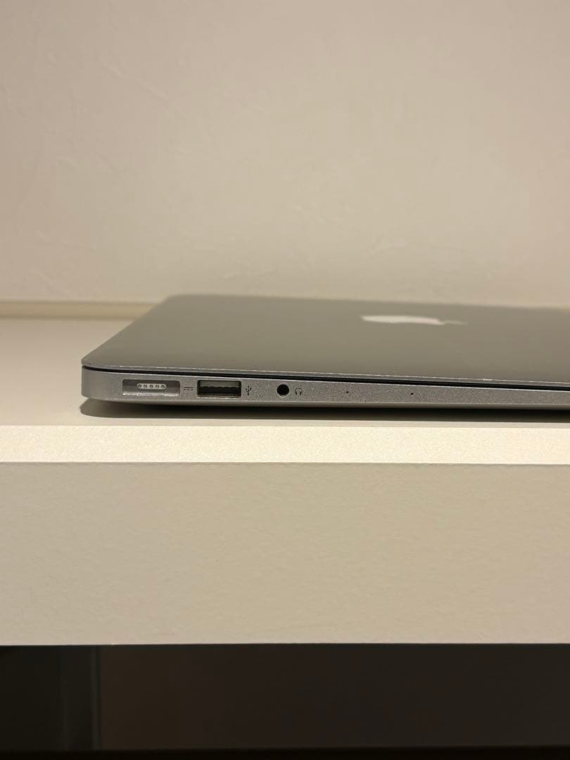 MacBook Air 13インチ Early 2014 i5 8GB動作確認済