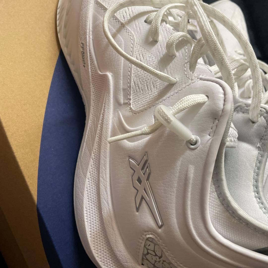 asics バスケットボールシューズ ホワイト