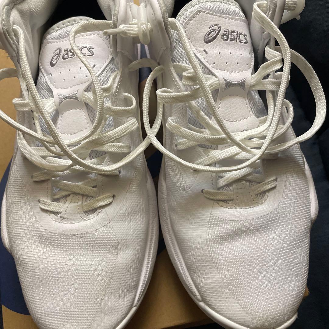 asics バスケットボールシューズ ホワイト