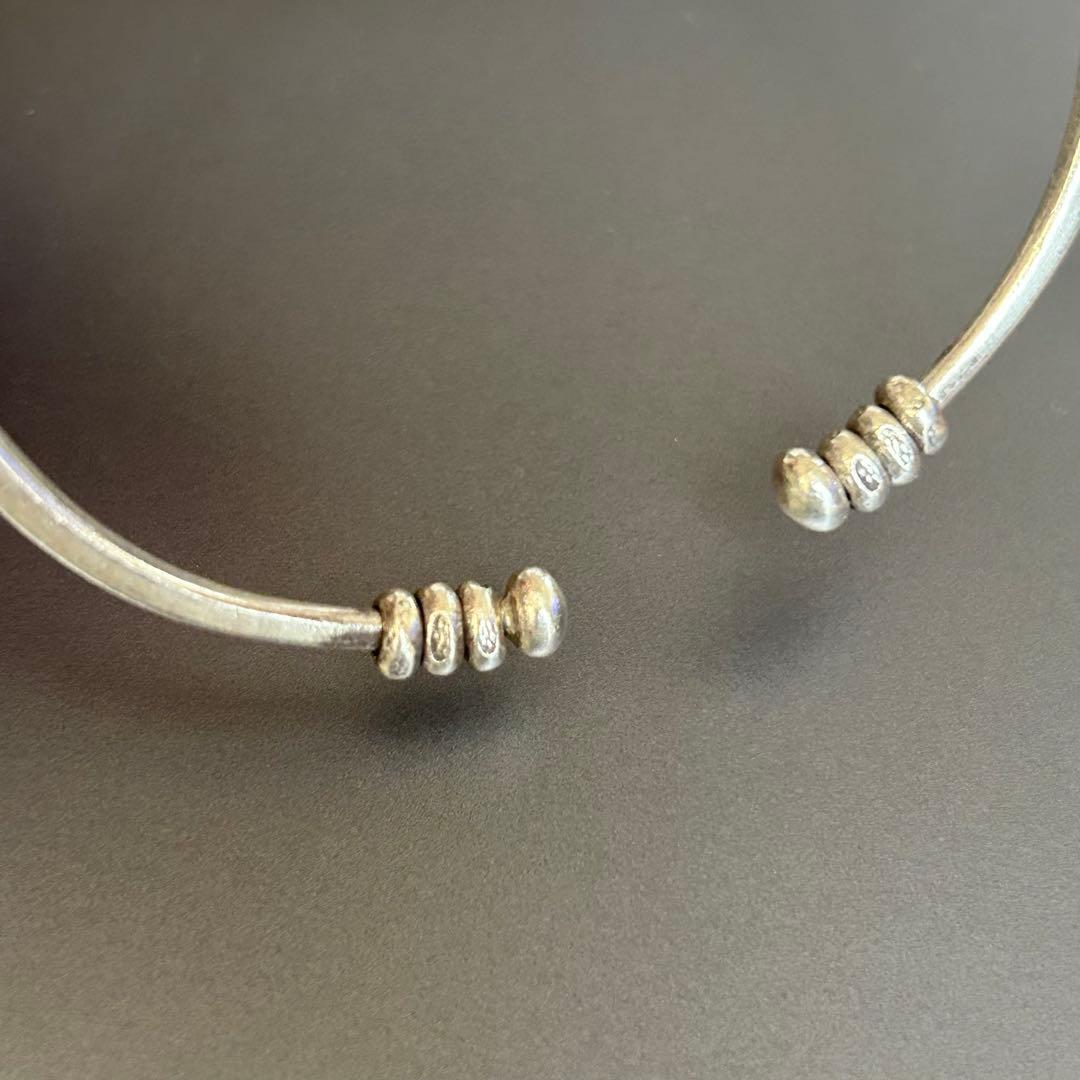 カレンシルバー 彫刻バングル ビーズデザイン 細身 ハンドメイド　ユニセックス