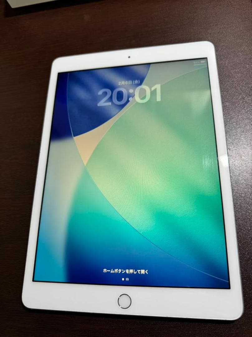 iPad 第8世代128GB simフリー