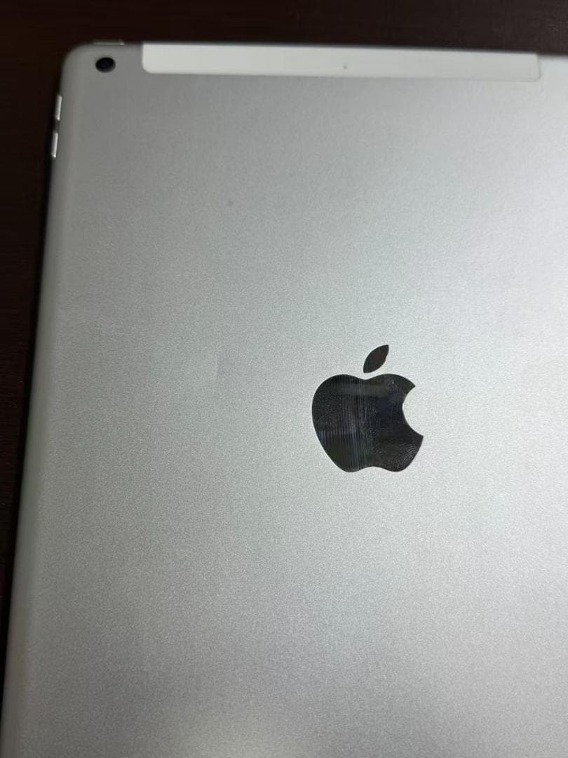 iPad 第8世代128GB simフリー