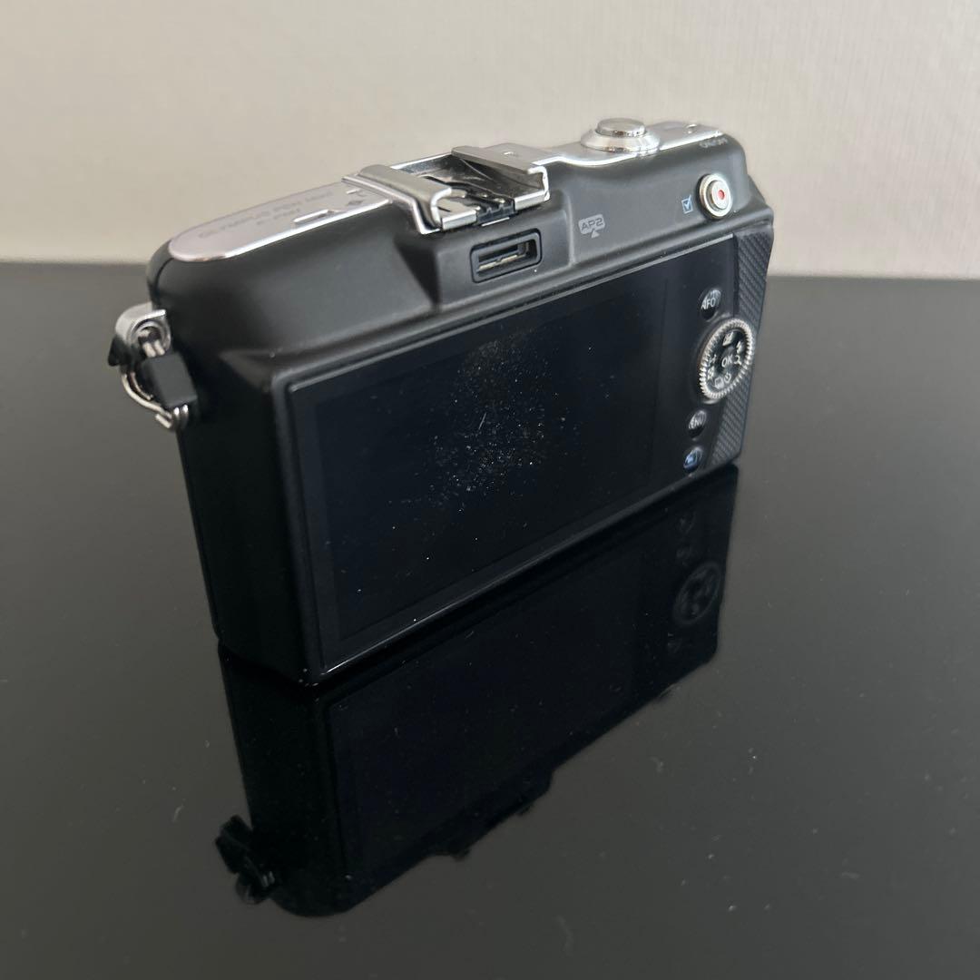 ジャンク品　OLYMPUS E-PM1 ブラック レンズ付き