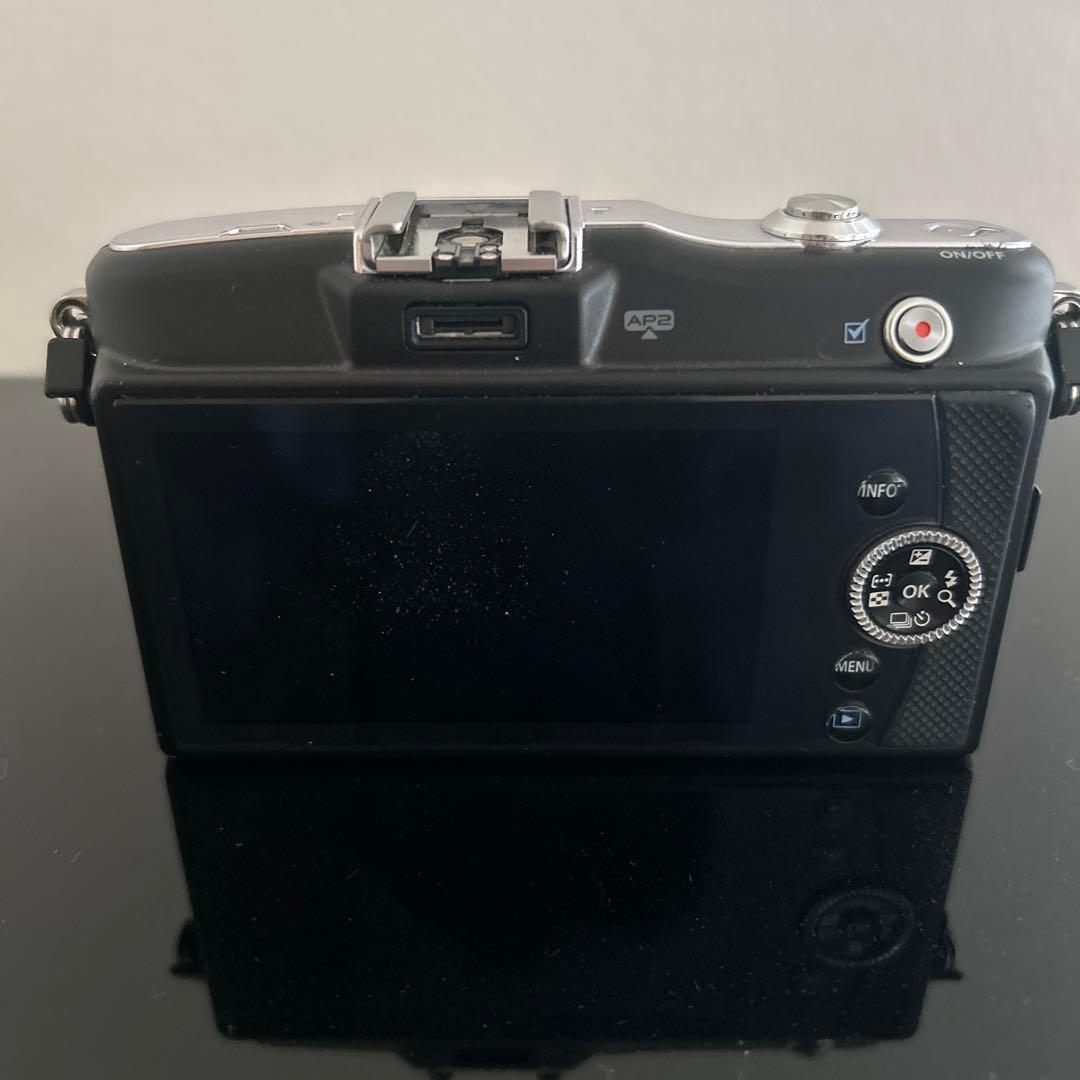 ジャンク品　OLYMPUS E-PM1 ブラック レンズ付き