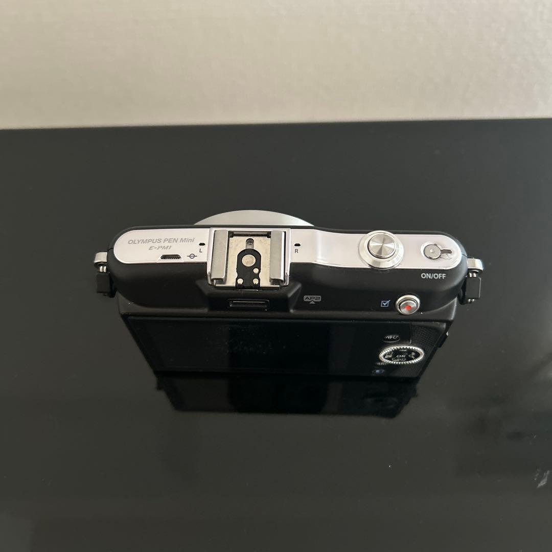 ジャンク品　OLYMPUS E-PM1 ブラック レンズ付き
