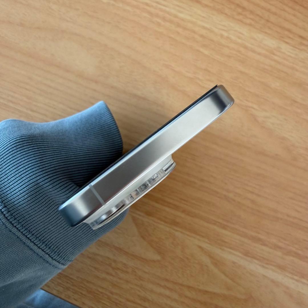 iPhone 16 Pro 256GB ホワイトチタニウム SIMフリー 95%