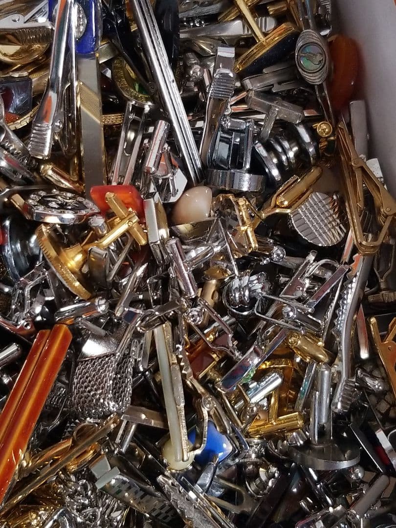 タイピン カフス 片方カフス含む ゴールドシルバーカラー バッジ まとめ約3kg