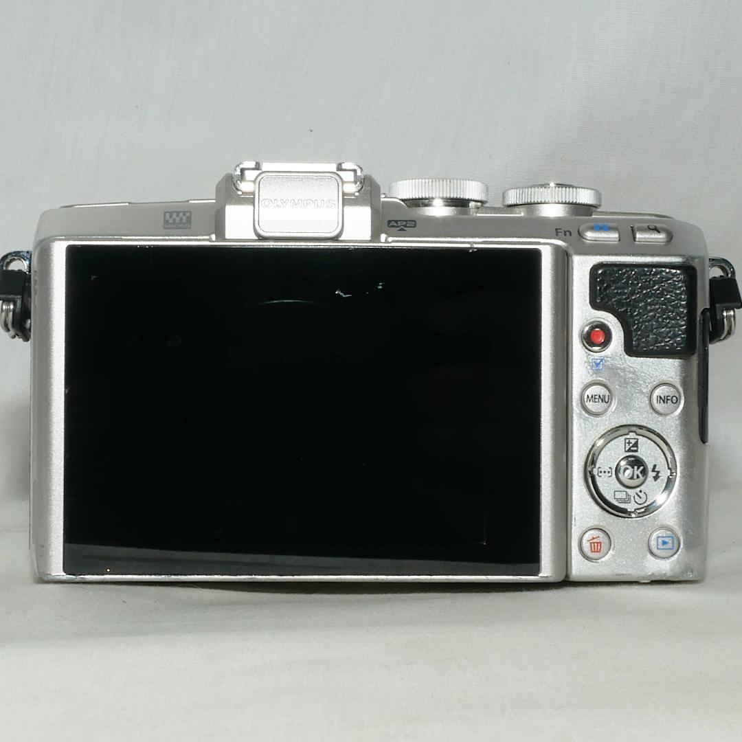 OLYMPUS PEN Lite E-PL７ + 標準レンズセット