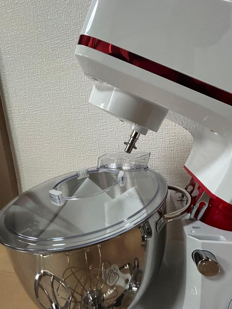 スタンドミキサー 8L大容量 三種類アタッチメント付き 七段階速度調節