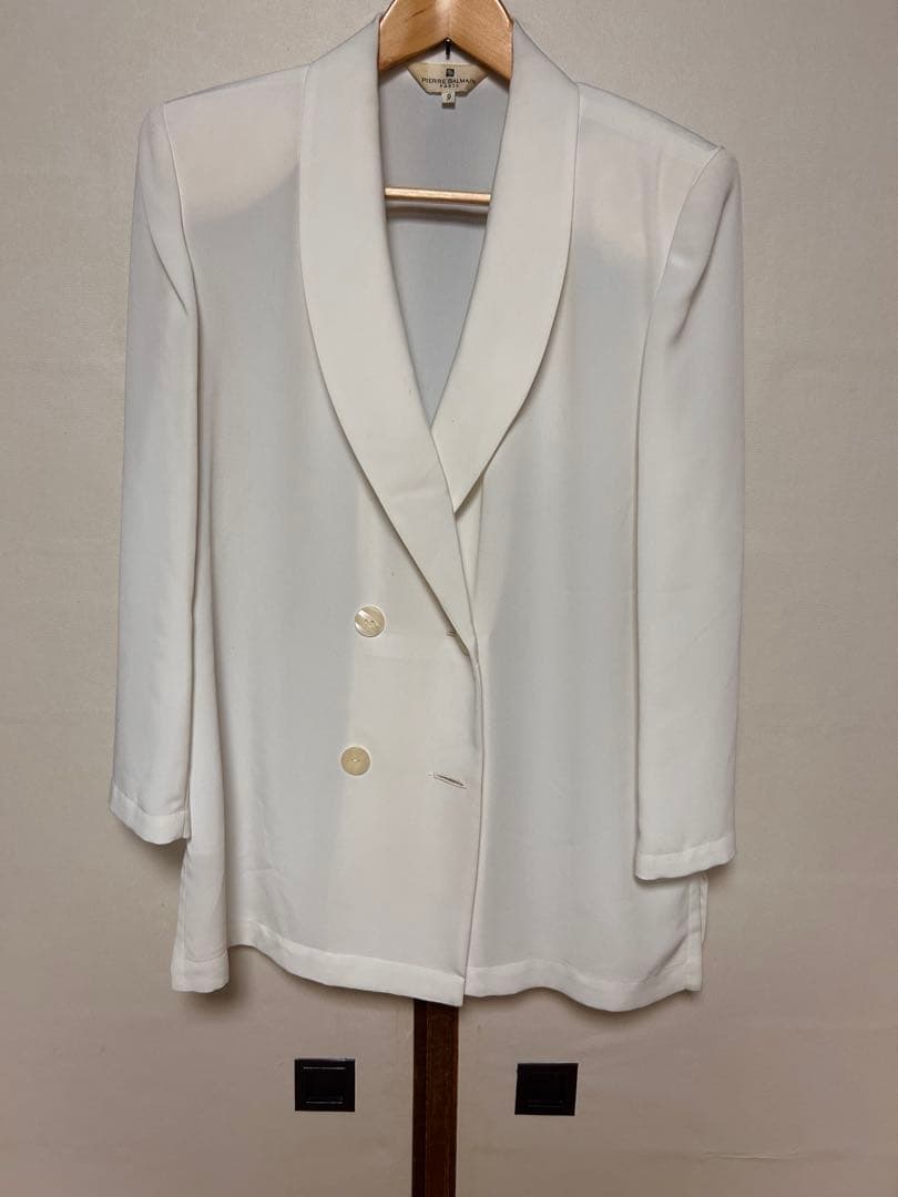 ピエール・バルマン　ダブルプレスト　テーラードジャケット　ホワイト　肩パッド入り