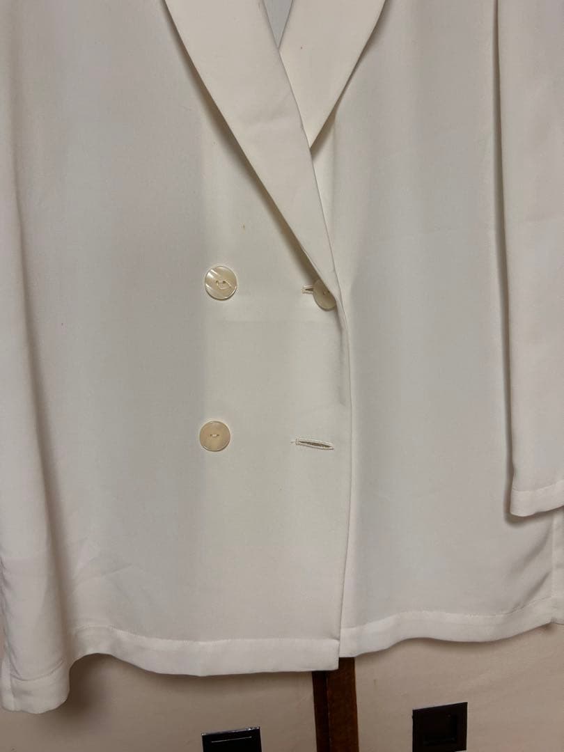 ピエール・バルマン　ダブルプレスト　テーラードジャケット　ホワイト　肩パッド入り