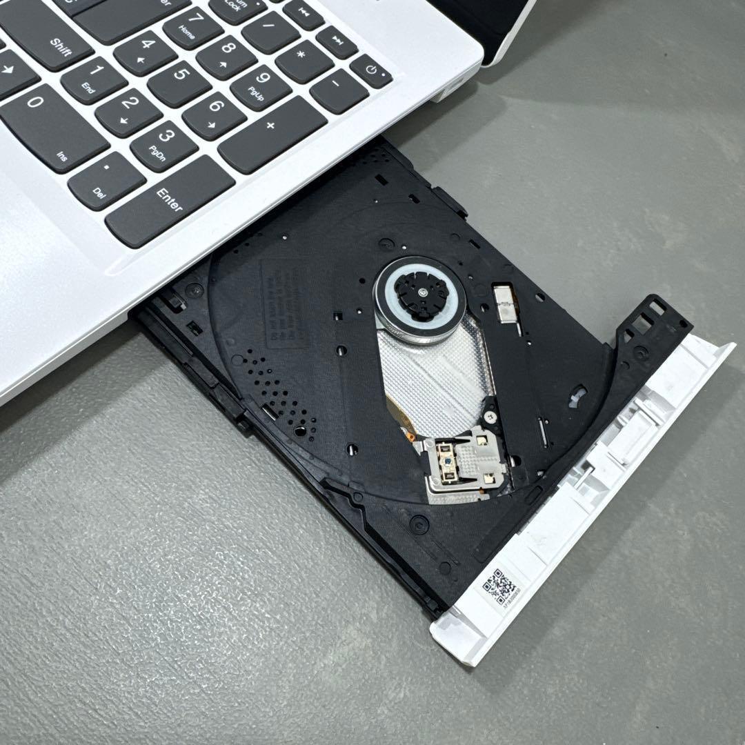 【高性能】レノボブリザードホワイト☘8世代i7☘NVMe256+1TB