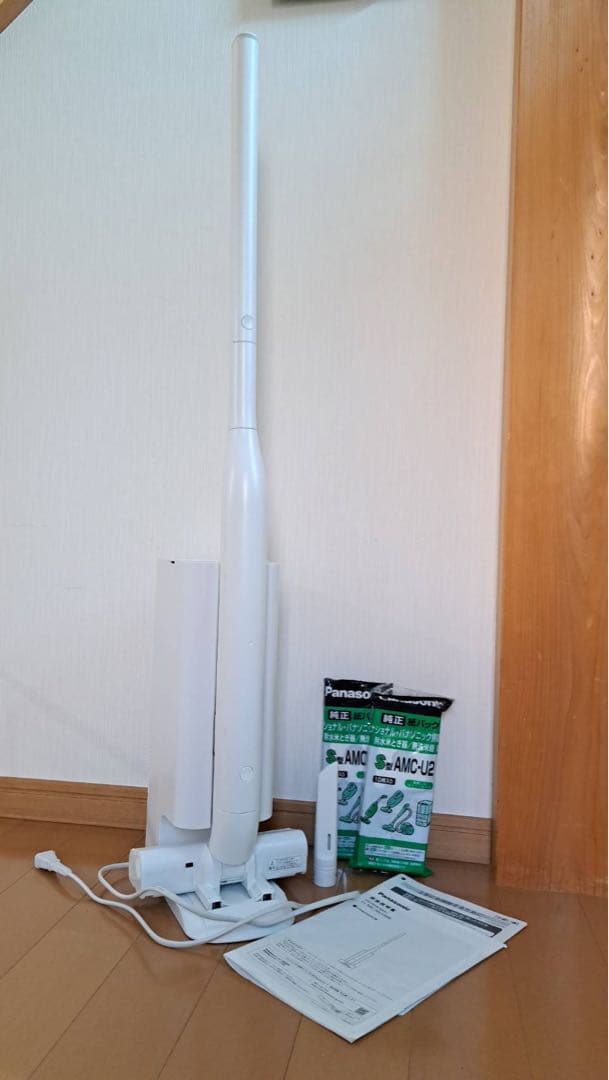 Panasonicコードレススティック掃除機　MC-NS-100k セパレート型