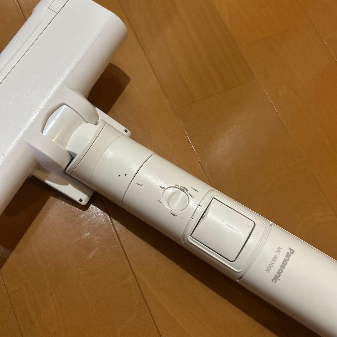Panasonicコードレススティック掃除機　MC-NS-100k セパレート型