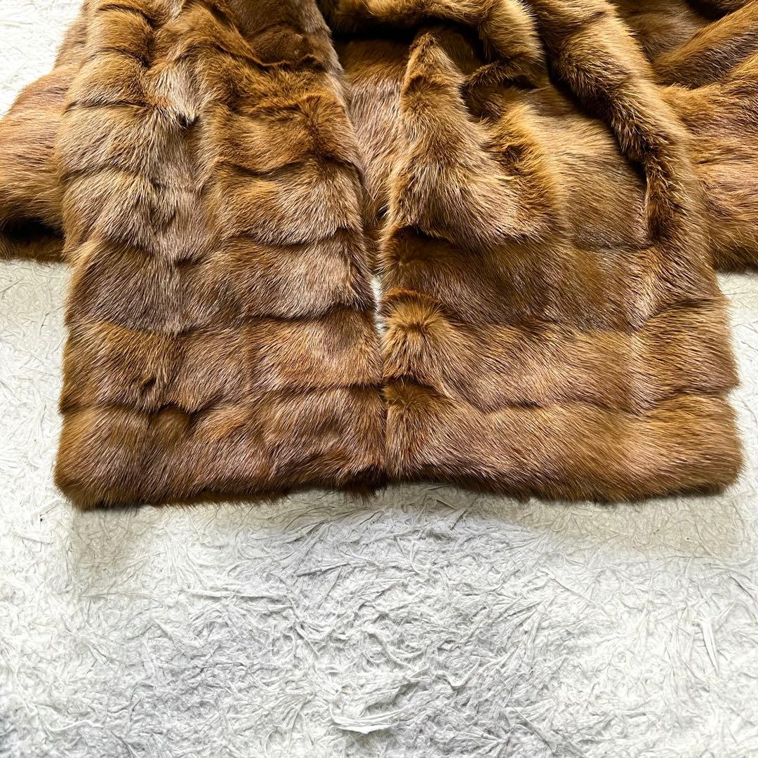 激レアデザイン エンバ 横段 リアルファーコート 本毛皮