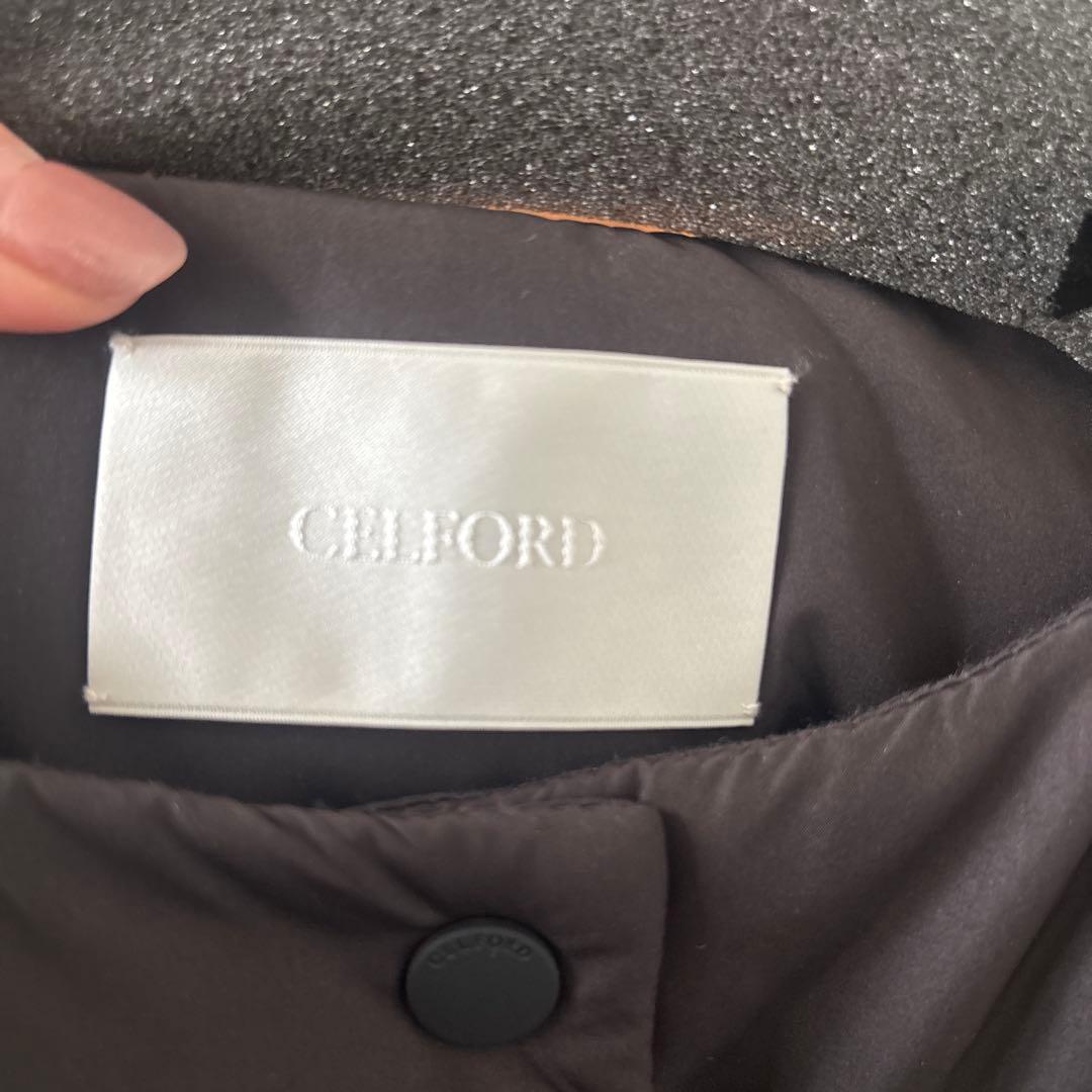 ブラック フリル裾 ノースリーブベスト