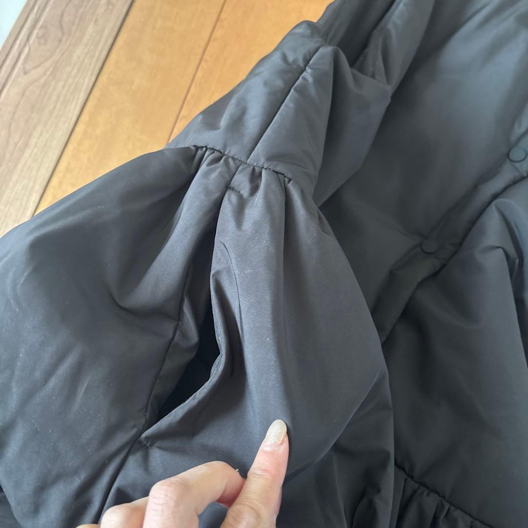 ブラック フリル裾 ノースリーブベスト