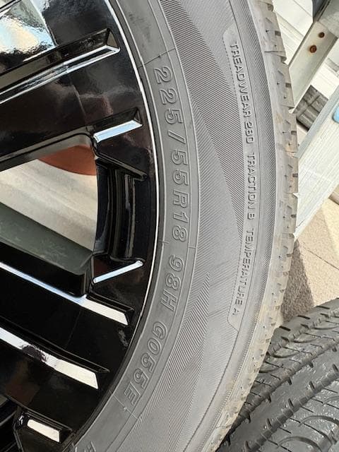 ふきふきんデリカ新車外し純正ホイール＆タイヤ　ガラスコーティング済み