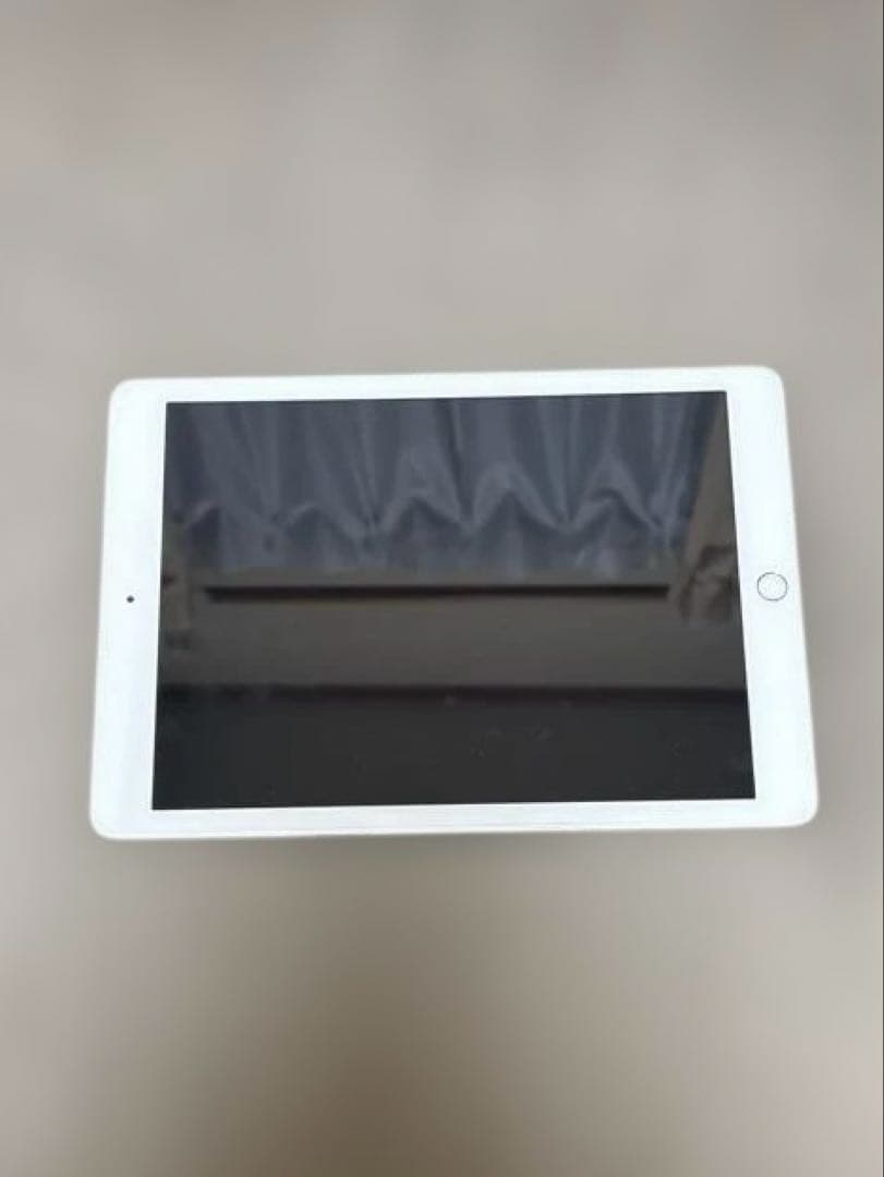 Apple iPad 第6世代 シルバー