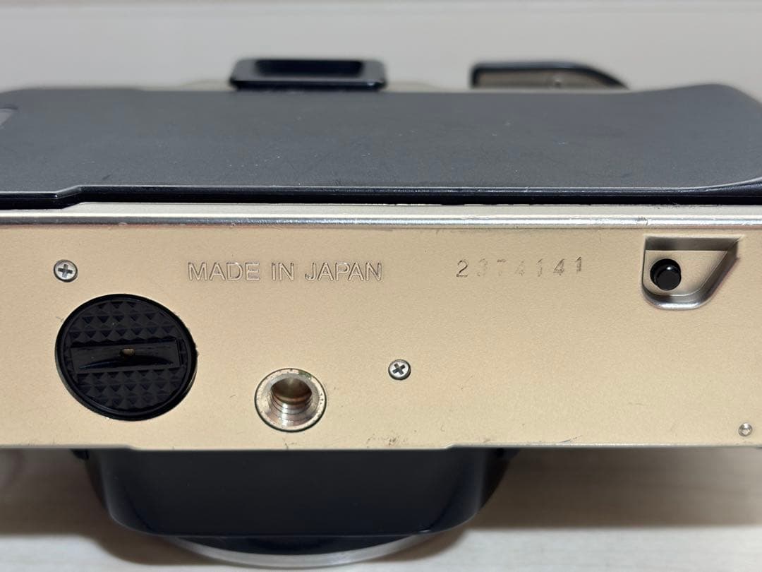 Nikon ニコン FM10 & Zoom-NIKKOR 35-70mm カメラ