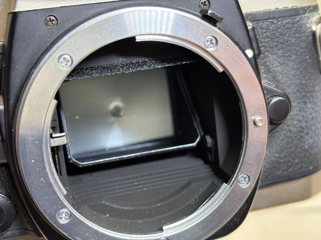 Nikon ニコン FM10 & Zoom-NIKKOR 35-70mm カメラ