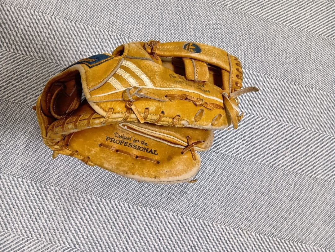 軟式グローブ　アディダス