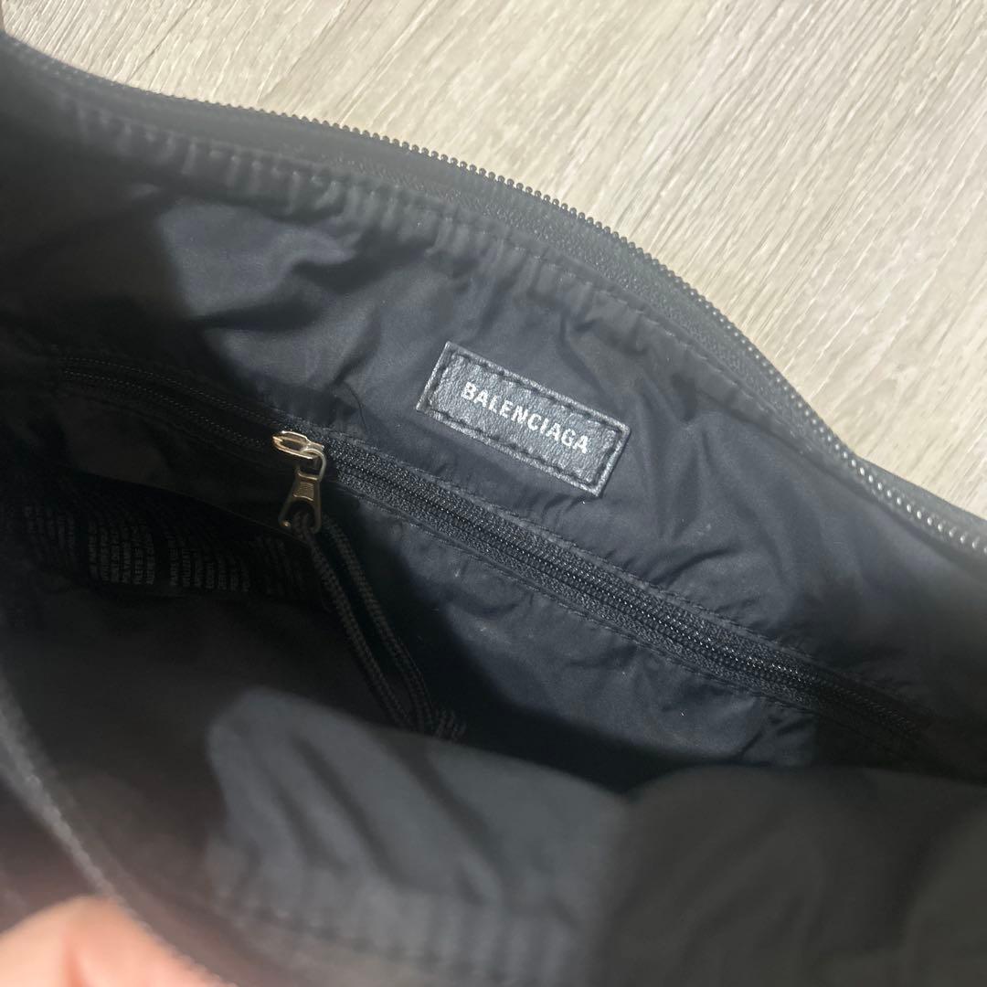 BALENCIAGAボディバッグ