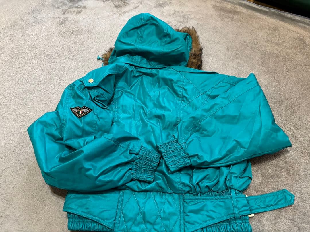 スキーウェアレディース　ターコイズ ジャケット 11号　靴下x2 他6点セット