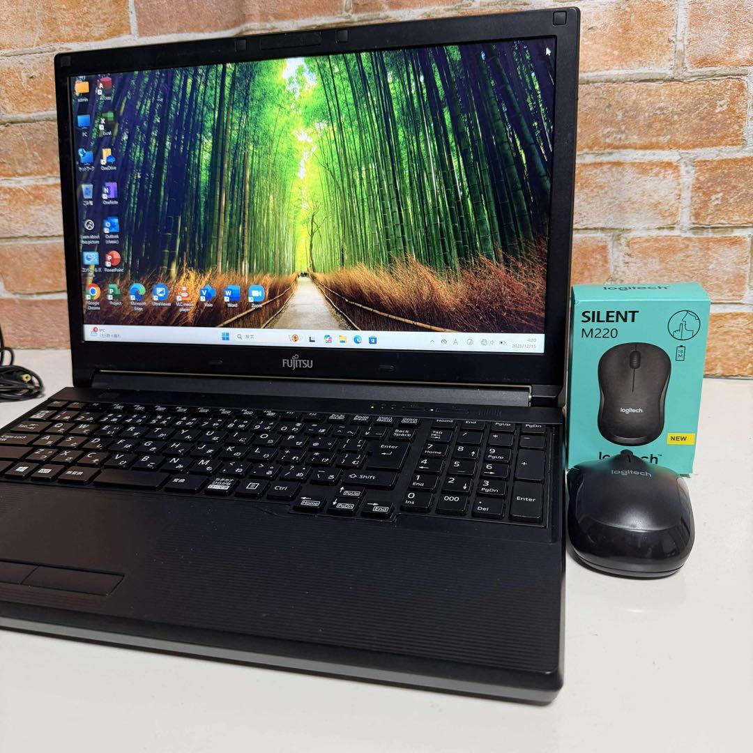 富士通ノートPC Corei7 SSDメモリ8GB Windows11オフィス付