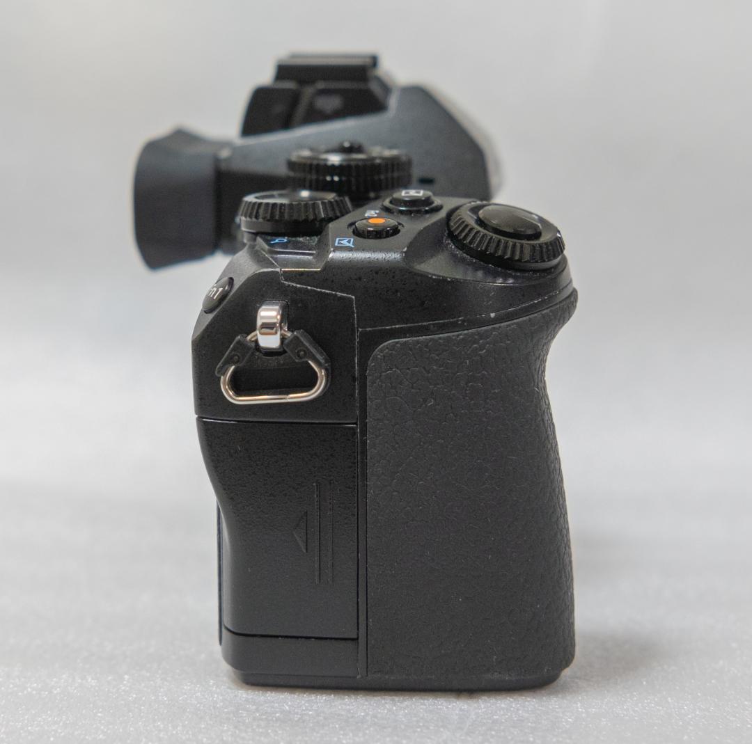 【美品】OLYMPUS E-M1 レンズ付