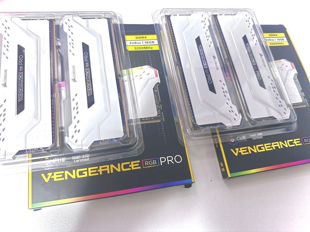 メモリー VENGEANCE RGB PRO 32GB DDR4 DRAM 3200MHz