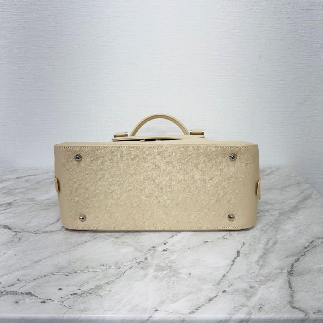 ✨BURBERRY✨バーバリー✨サファイアーノ✨レザー✨ベージュ✨ハンドバッグ✨