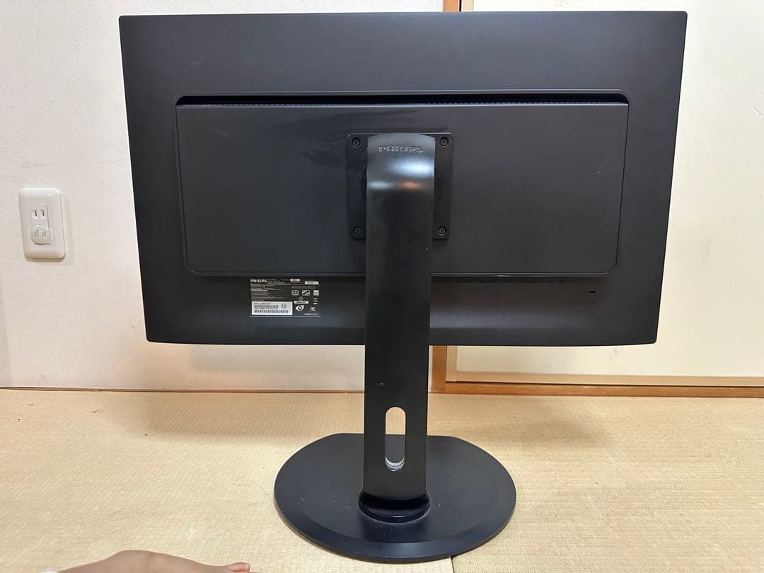 Philips UltraClear モニター27インチ4K