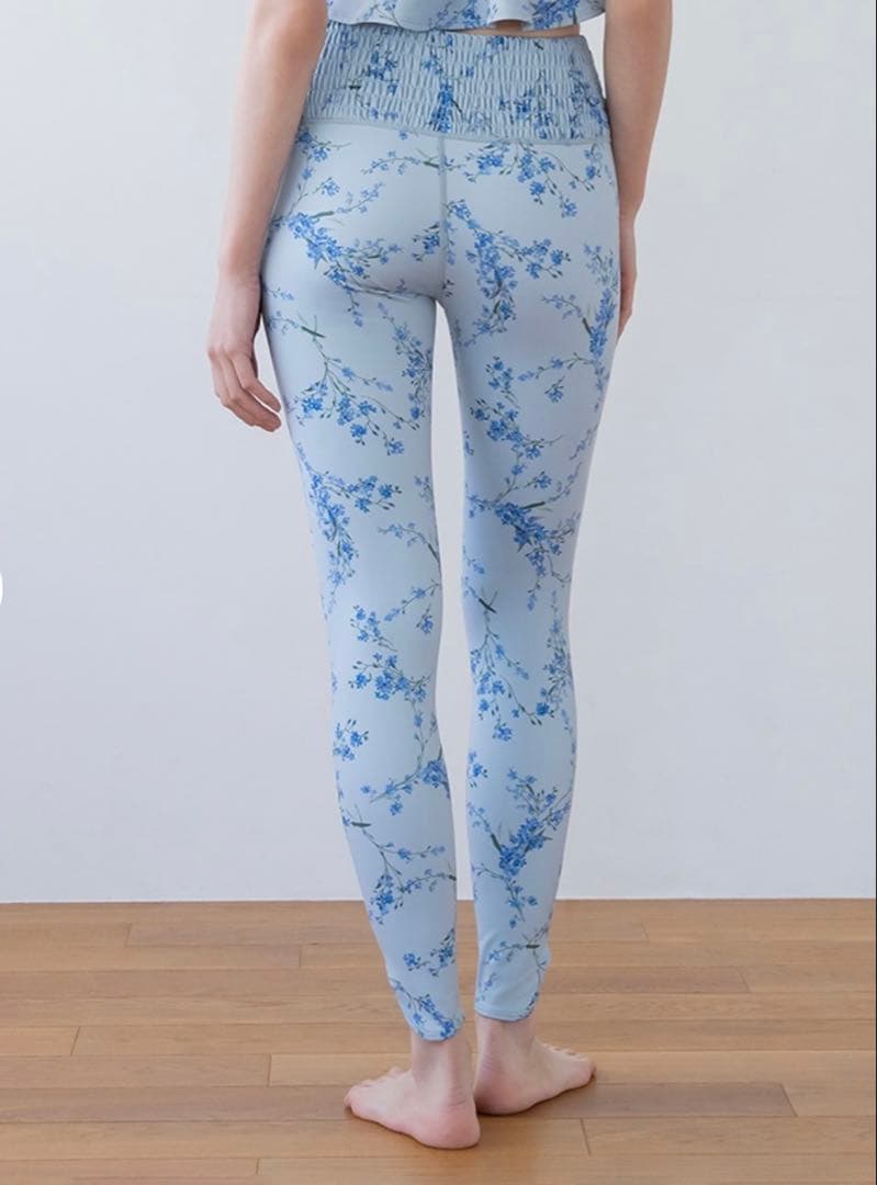 【新品未使用】SUKALA スプリングフラワーシャーリングレギンス S