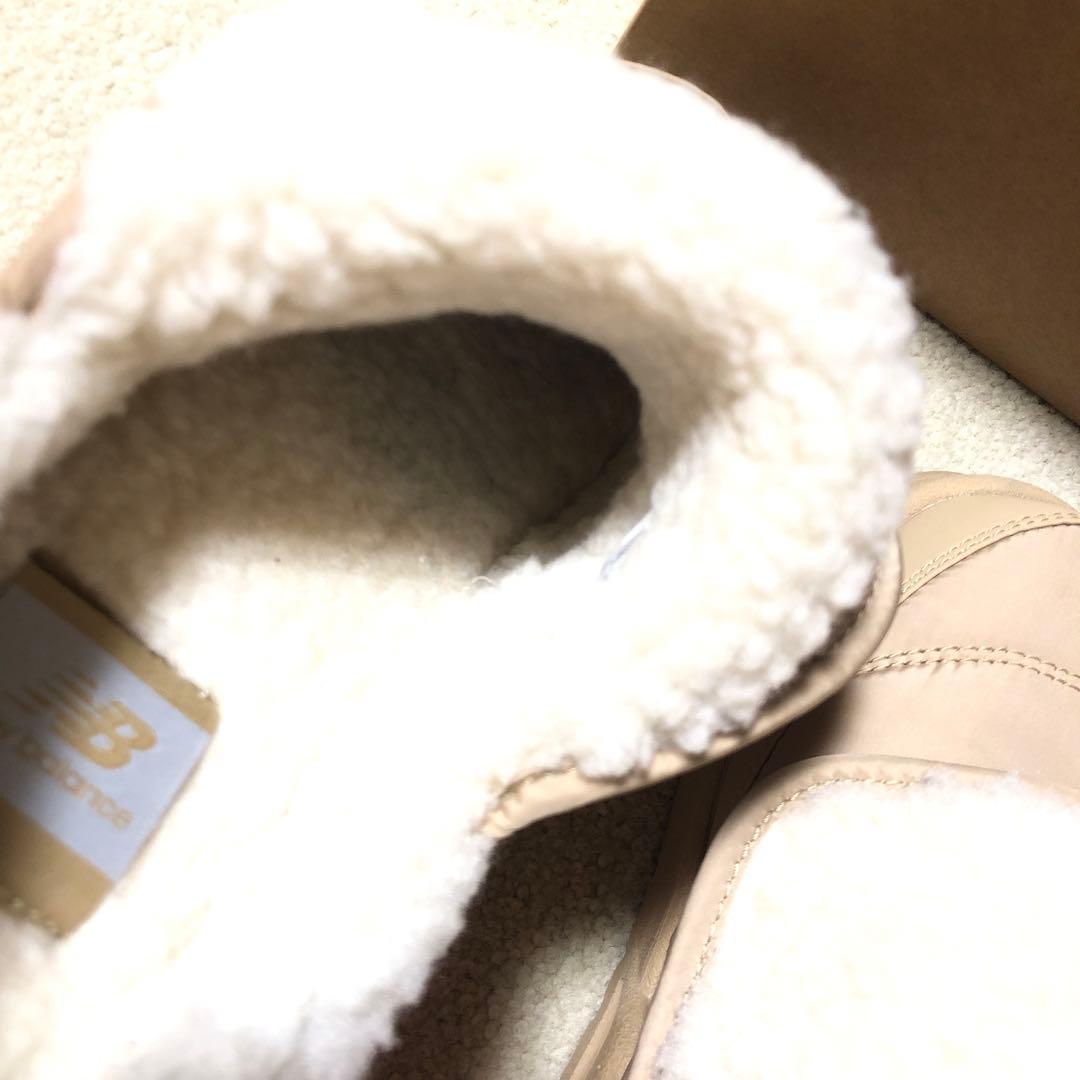 New Balance ボアサンダル　ベージュ　24.0