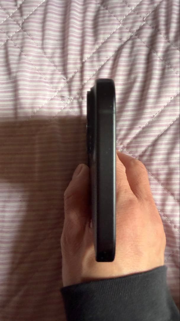 iPhone15プラス本体256GB 早い者勝ち。