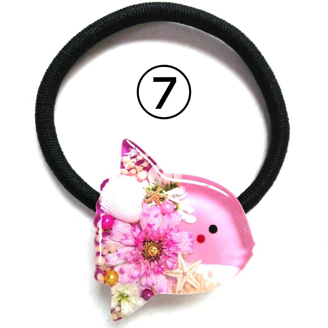 ヘアゴム レジン 大きなポッテリ三毛猫ちゃんとマトリカリア